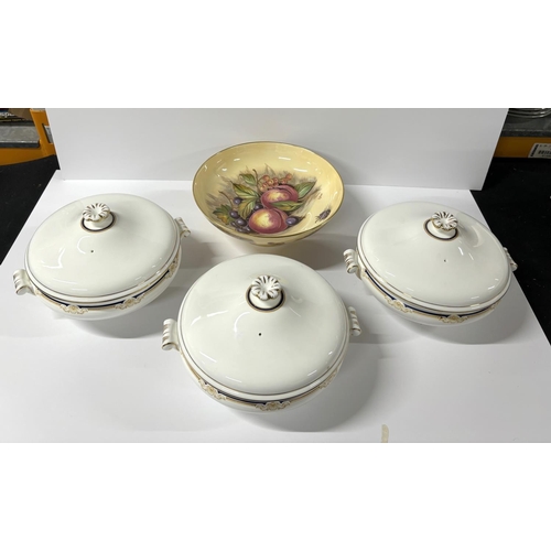 522 - Three Wedgwood lidded tureens with Aynsley centre piece fruit bowl (4)