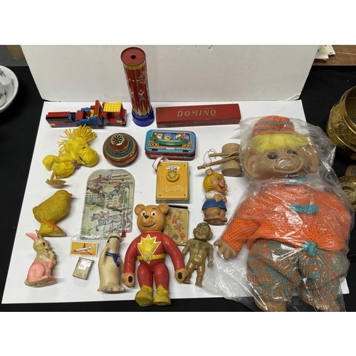 302 - collection on vintage toys and dolls and dominos