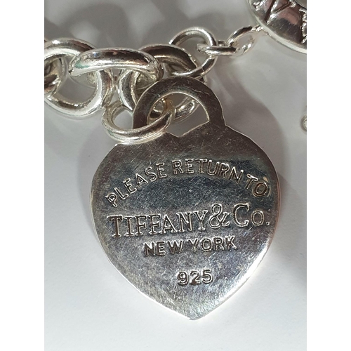 223 - 925 silver, heavy Tiffany choker necklace complete with pouch and old Tiffany box,

68 grams        ... 