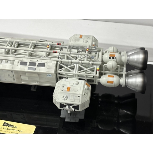 108 - Icon Replicas space 1999 Eagle Transporter 216/1500 Worldwide, Gerry Anderson