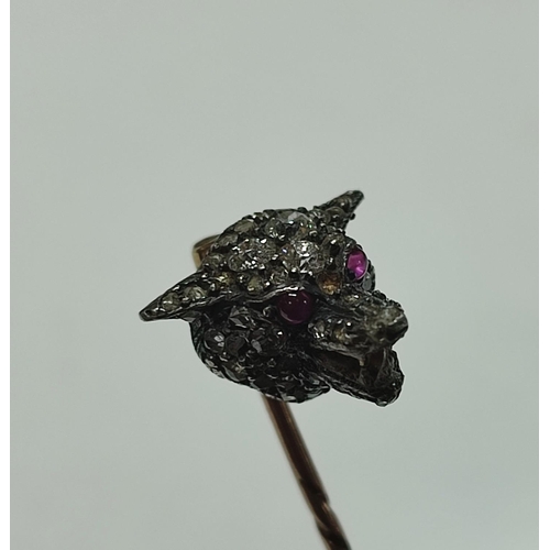 231 - A diamond and pink sapphire leopard head tie-pin

3.8 grams gross