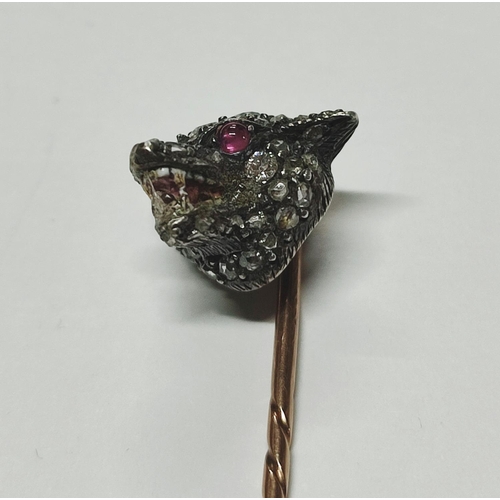 231 - A diamond and pink sapphire leopard head tie-pin

3.8 grams gross