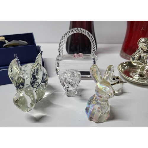 422 - Good collection of home collectables including Swarovski, small metalware, glassware etc (Qty)