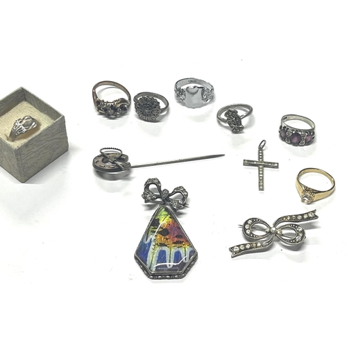 284 - Qty of jewellery (Mainly silver)