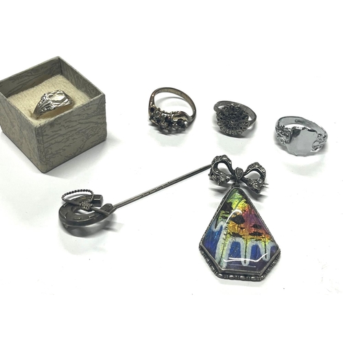 284 - Qty of jewellery (Mainly silver)