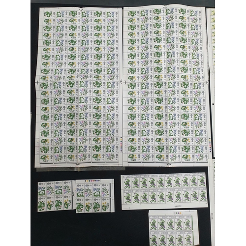 498 - GB QEII 1967 2 complete sheets of 