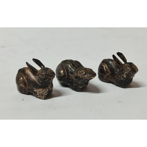 270 - Three small 999 Silver trinkets, two in the forms of bunnies and the other a toad (3)