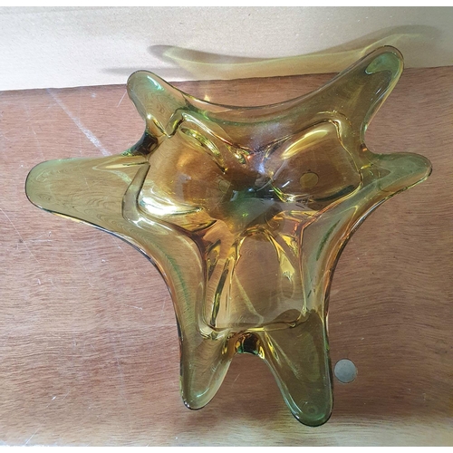 532 - Heavy Murano yellow glass table centre piece