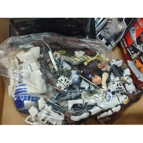 108 - Collection of various Star Wars figurines etc. (Qty)