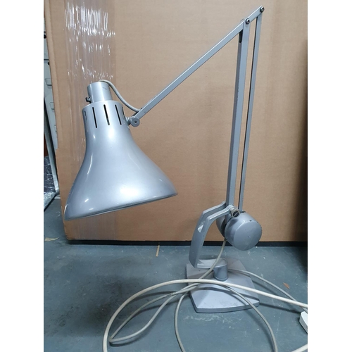 179 - Fine quality, heavy, unmarked retro Anglepoise lamp