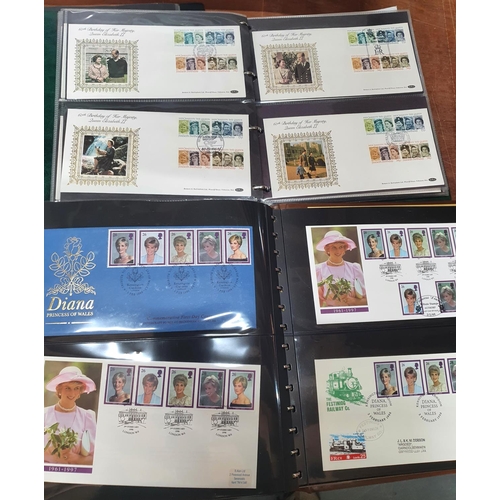 293 - Four albums with special cancelations, all containing GB QEII FDCs relating to the British Royal Fam... 