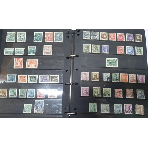 308 - Green album containing a large quantity of Czechoslovakia 20thC used sets (Hundreds)