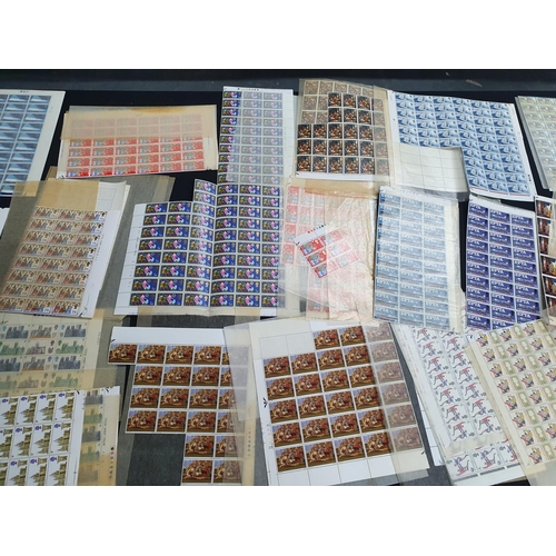 278 - Very large quantity of GB QEII commemorative pre decimal blocks, part and full sheets (1000s)