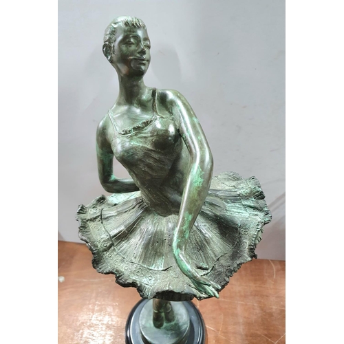 200A - Unsigned, large modern bronze of a ballet dancer,

55cm tall           5.5 kgs