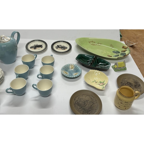 421 - Small collection of ceramics including Beswick and a small tea set of Meakin