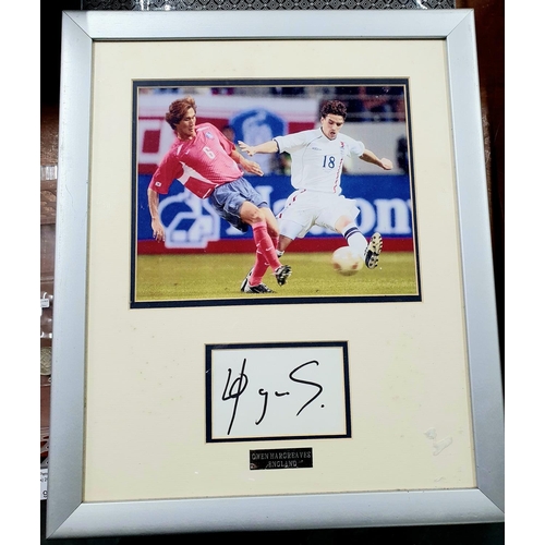 954 - Framed Signed Photo of Footballer Owen Hargreaves