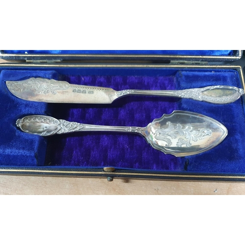 16 - Two antique fully hallmarked silver sets both in original cases (2)

82g