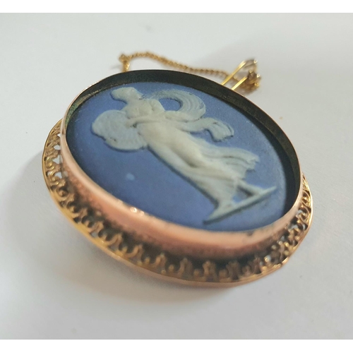 47 - Wedgewood Jasperware cameo style brooch set in 9ct gold surround