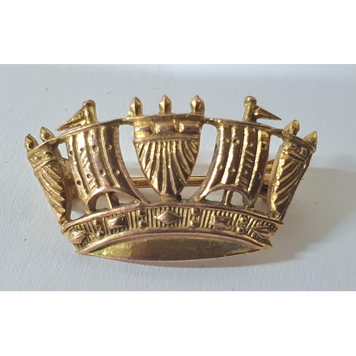 48 - Fully hallmarked 9ct gold brooch in the form of a crown,

3.9 grams