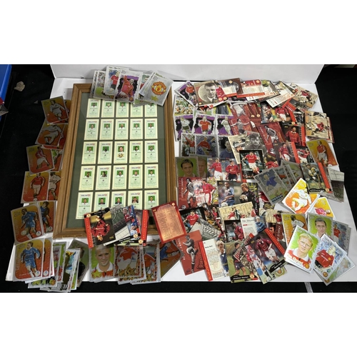 99 - Large collection of Manchester United Cards including George Best, Paul Scholes and Roy Keane with a... 