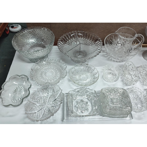 176 - Large collection of fine quality cut-glass items (Qty)