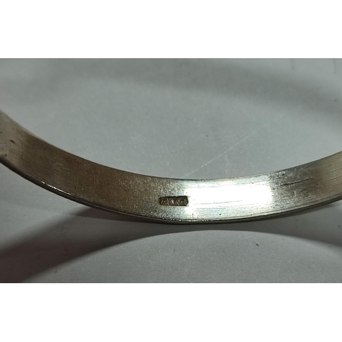 11 - Three hallmarked Silver bangles (3)

43 grams gross