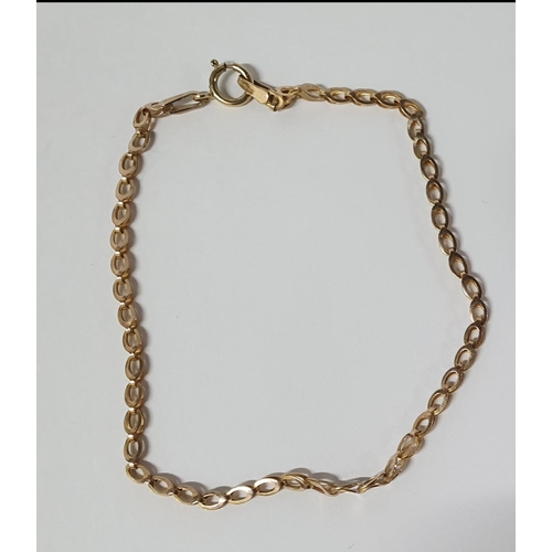 18 - 9ct yellow gold rope chain with clasp missing stamped 