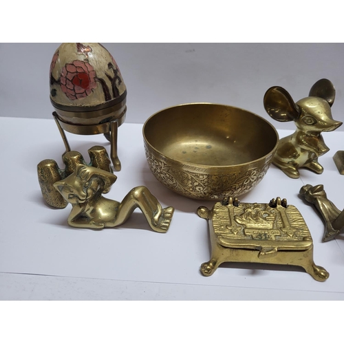 70 - Collection of brassware including a hand bell (Qty)