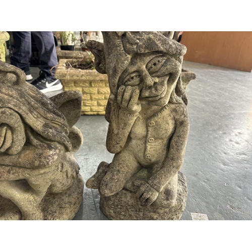 302 - Pair of concrete gargoyles (2)