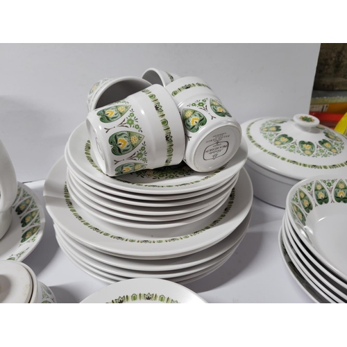 368 - Large quantity of Noritake 