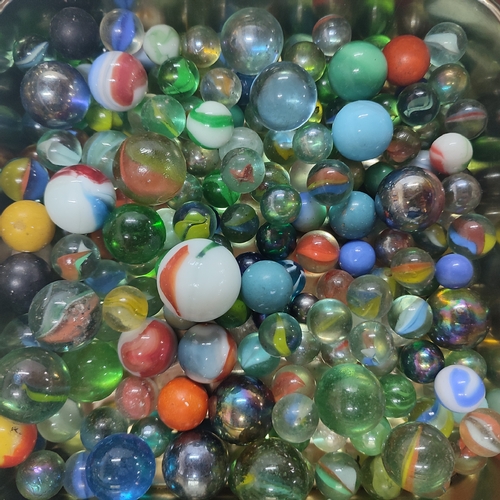 350 - A large collection of Victorian marbles (Qty)