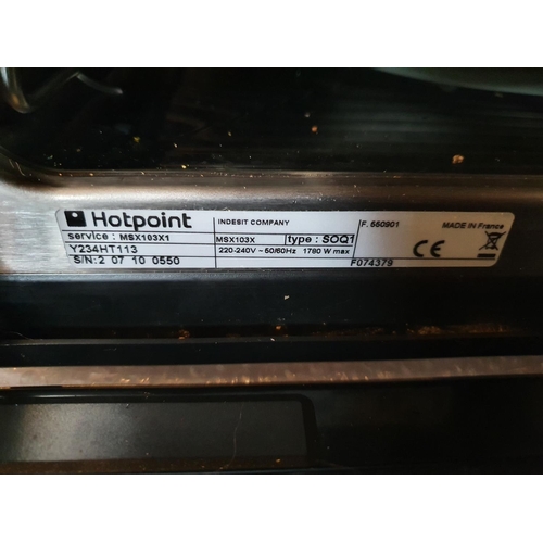 323 - Hotpoint, as new, touch screen built in 