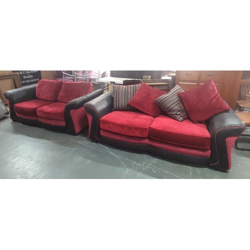 434 - A fine quality three-seater settee  with scatter back cushions and a two-seater bed settee (bed neve... 