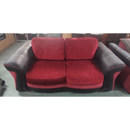 434 - A fine quality three-seater settee  with scatter back cushions and a two-seater bed settee (bed neve... 