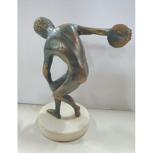 124 - Unsigned cast bronze of a Grecian discus thrower on circular marble plinth,

18cm tall