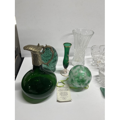 215 - Glassware collection including vase, Victorian glass dump etc (qty)