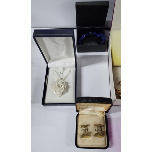 39 - Collection of good quality, mainly metal costume jewellery (Qty)