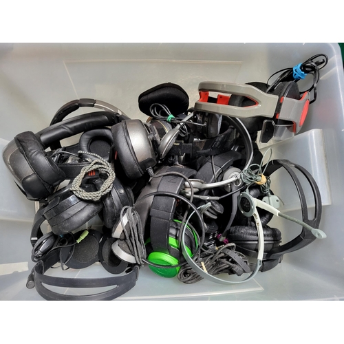 404 - Collection of various Headphones (Qty)