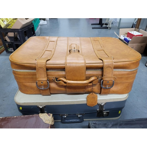 469 - Collection of Five vintage suitcases and travel bags (5)