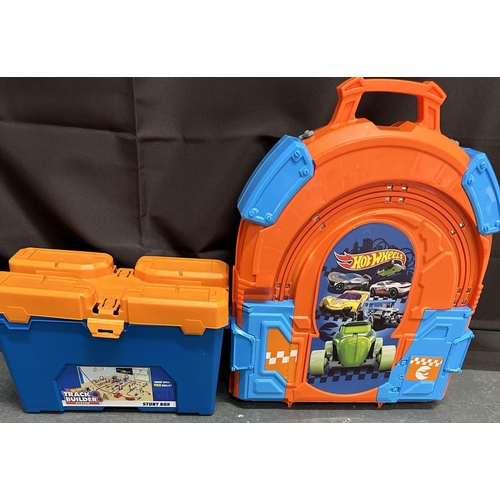 500 - Hot wheels track and a box of stunt track