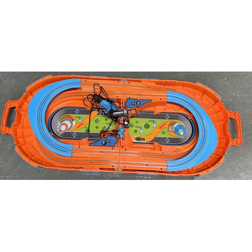 500 - Hot wheels track and a box of stunt track