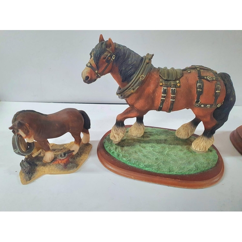 512 - 1980s Leonardo of a Cow on wooden plinth together with 3 other similar (4)