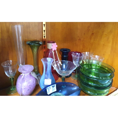 562 - Quantity of coloured and clear art glassware (Qty)