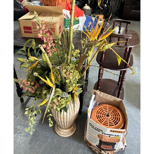 621 - Wooden table and other with vase and Turbo tumbler