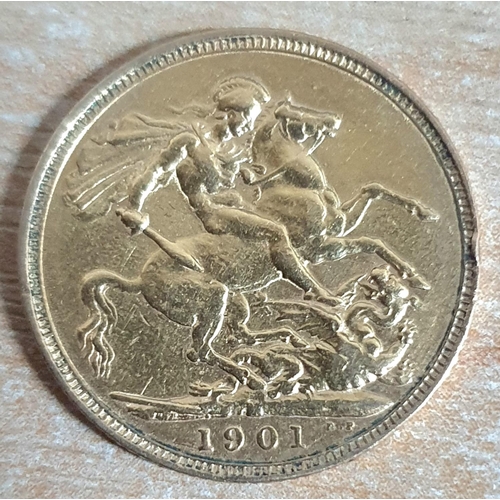 276 - Queen Victoria old head, 1901, full sovereign,

8 grams