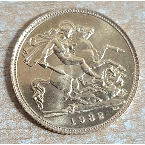 287 - Queen Elizabeth II 1982 half sovereign,

4 grams