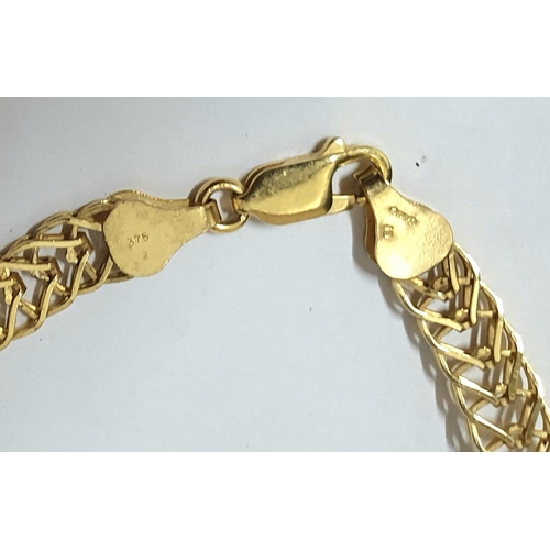 48 - Ladies fine quality wide 9ct yellow gold bracelet,

6 grams          approx 18cm