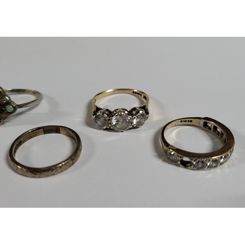 74 - Collection of Five 9ct gold rings with Two being A/F (5)


Gross Weight - 16g