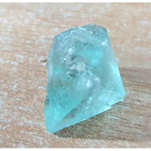 186 - Natural raw uncut rough Emerald, approx 18cts,

3.6 grams