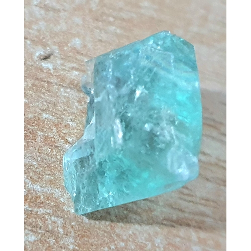 186 - Natural raw uncut rough Emerald, approx 18cts,

3.6 grams